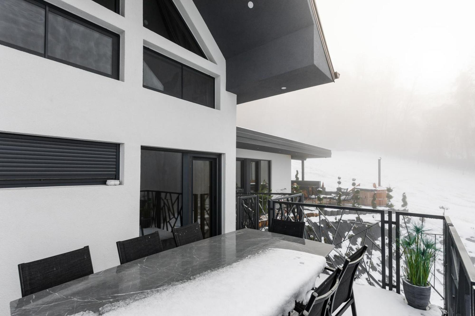 Vila In The Vineyard With Pool, Hottub & Sauna *